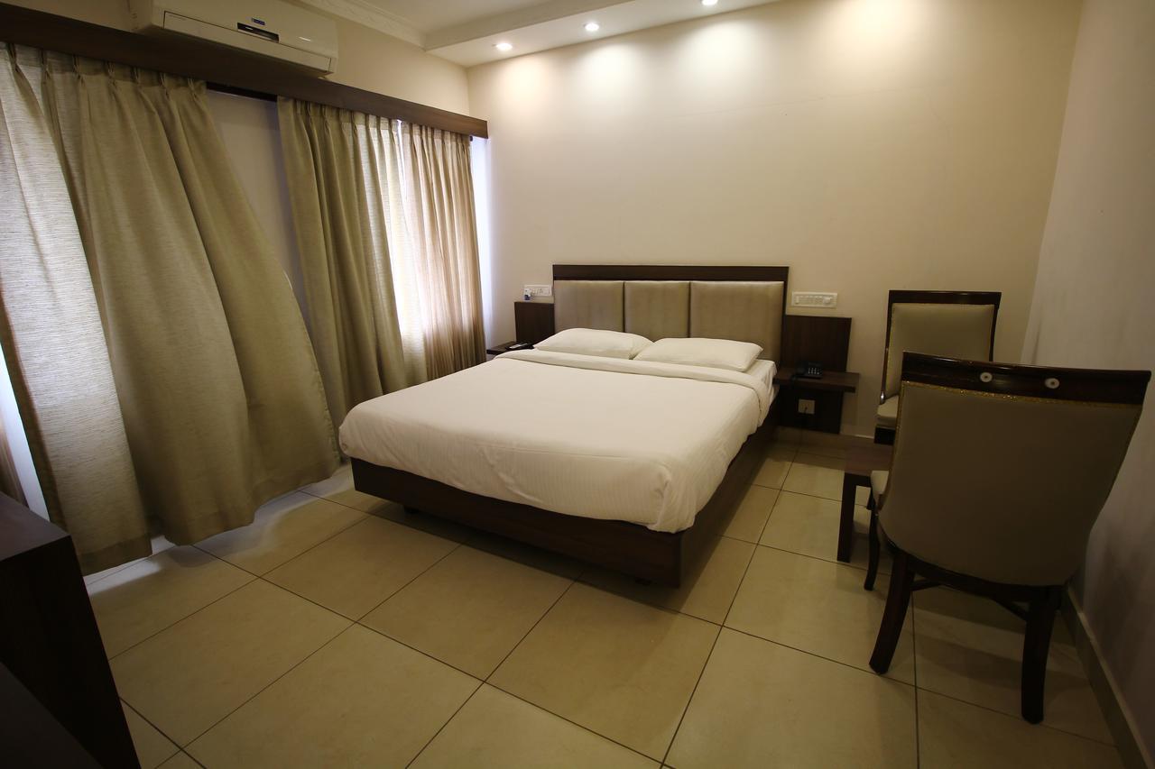 Vels Hotel Pondicherry Luaran gambar