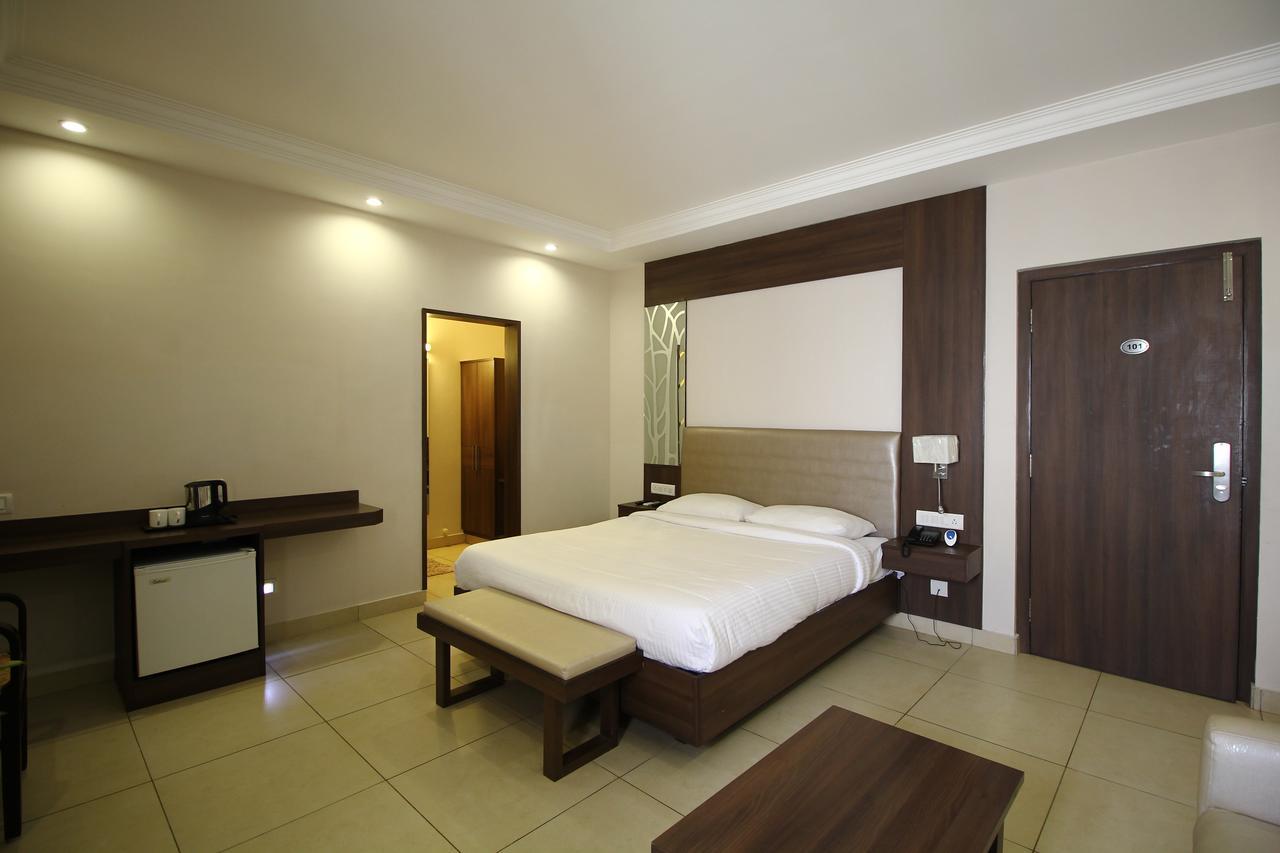 Vels Hotel Pondicherry Luaran gambar