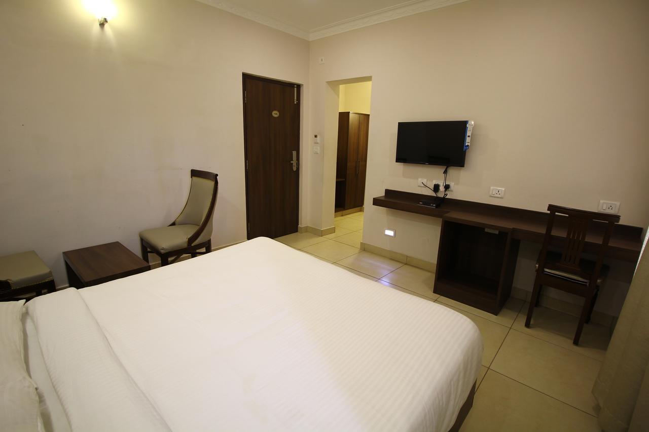 Vels Hotel Pondicherry Luaran gambar