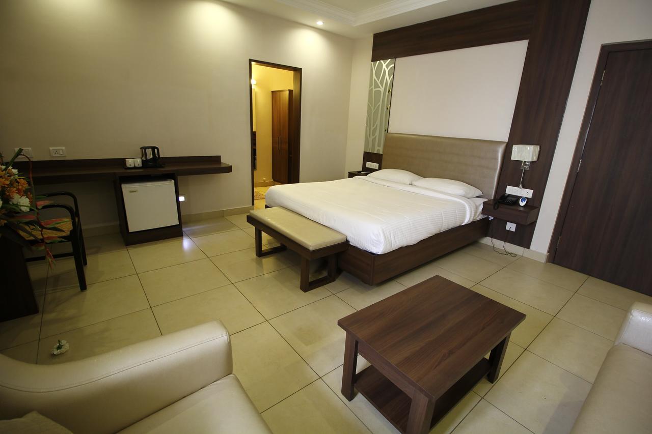Vels Hotel Pondicherry Luaran gambar